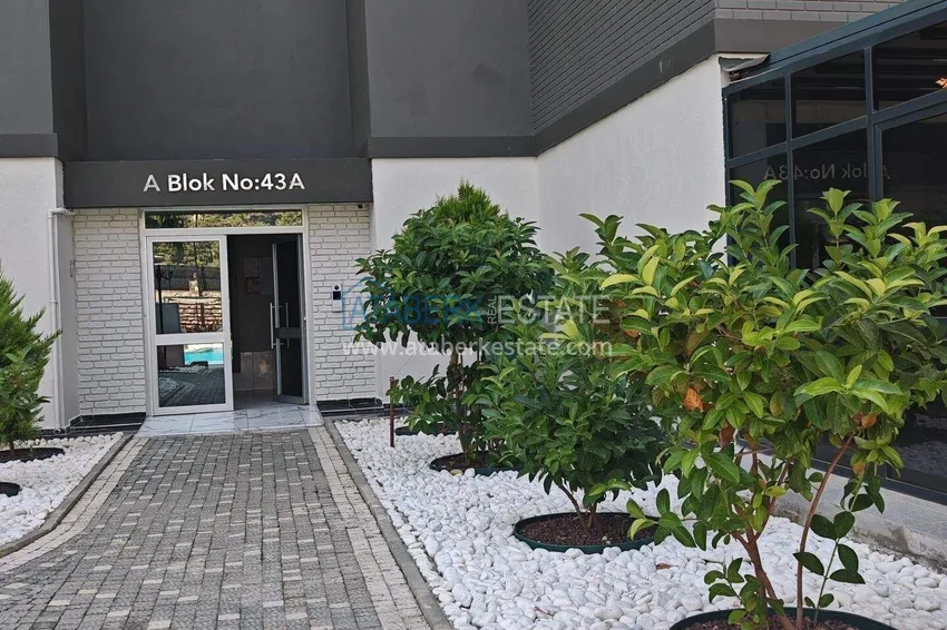 Apartament pod klucz z 1 sypialnią i przeszklonym balkonem w Alanya w dzielnicy Avsallar. Dostępna jest rata 27
