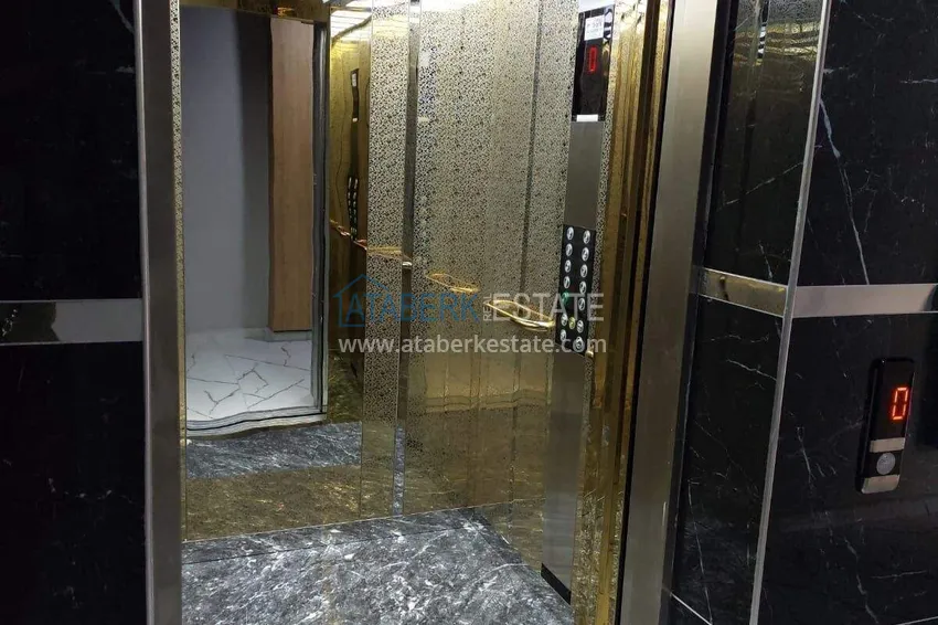 Apartament pod klucz z 1 sypialnią i przeszklonym balkonem w Alanya w dzielnicy Avsallar. Dostępna jest rata 40