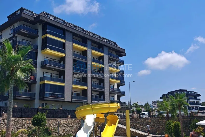 Apartament pod klucz z 1 sypialnią i przeszklonym balkonem w Alanya w dzielnicy Avsallar. Dostępna jest rata 7