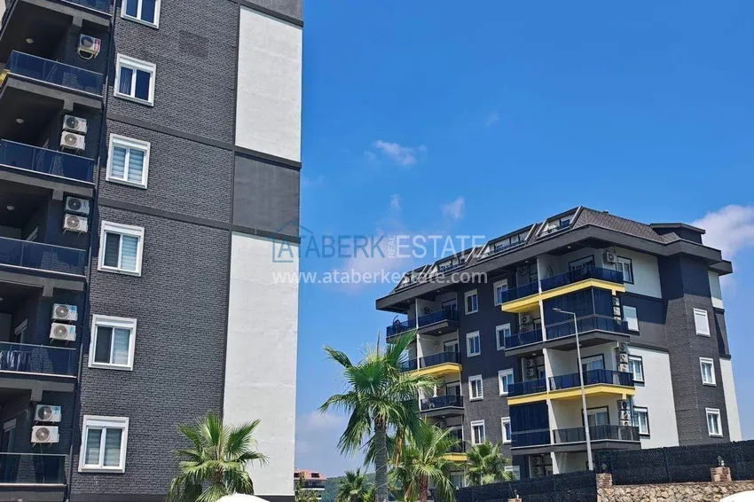 Apartament pod klucz z 1 sypialnią i przeszklonym balkonem w Alanya w dzielnicy Avsallar. Dostępna jest rata 9