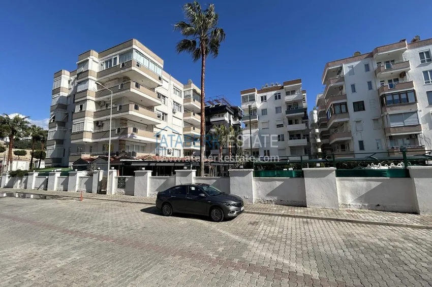 3+1 single-level apartment in Alanya - the first coastal area of Tosmur 1 