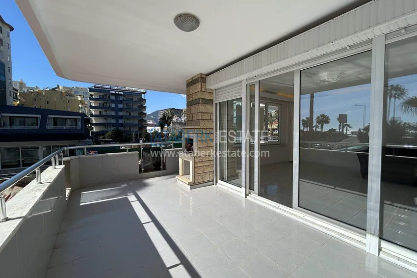 Purchase 3+1 single-level apartment in Alanya - the first coastal area of Tosmur 19 