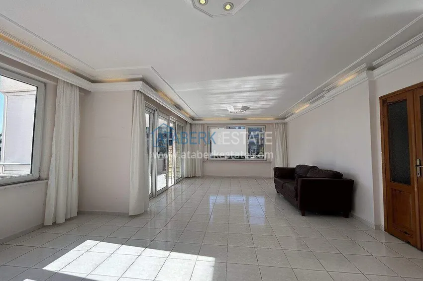 Purchase 3+1 single-level apartment in Alanya - the first coastal area of Tosmur 5 