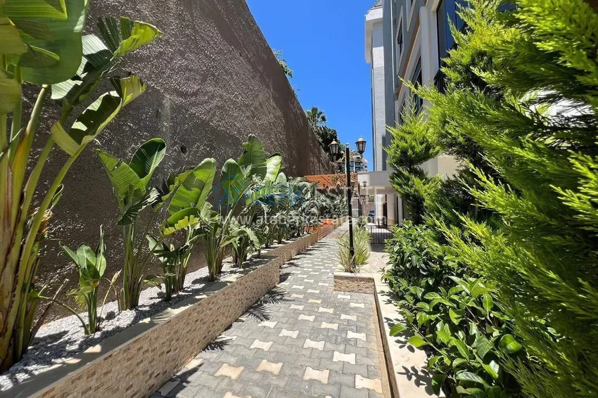 2+1 apartment in Alanya, Avsallar district - private garden, built-in furniture 11