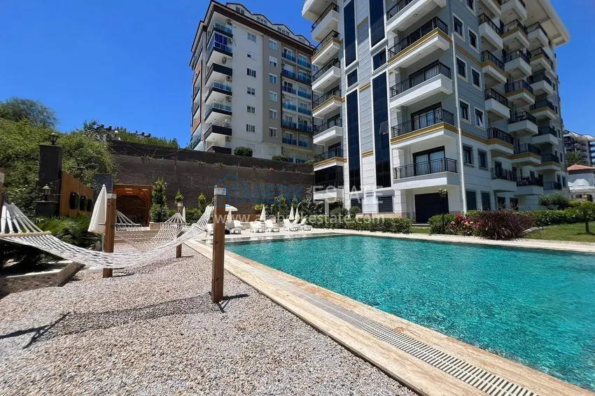 2+1 apartment in Alanya, Avsallar district - private garden, built-in furniture 1