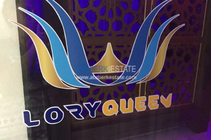 Słynny nowoczesny kompleks Laura Queen w okolicy Kestel 33 